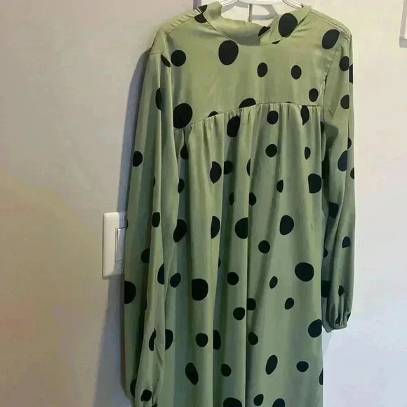 Polka dot dress size  Large - Picture 3 of 6